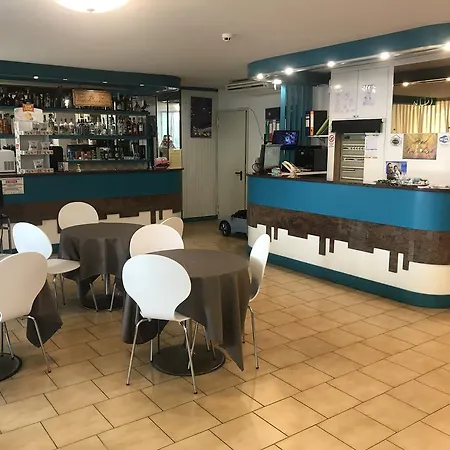 מלון Sant'angelo 3*